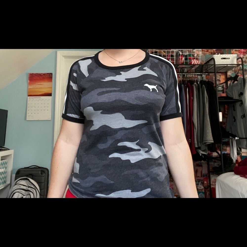 pink t-shirt